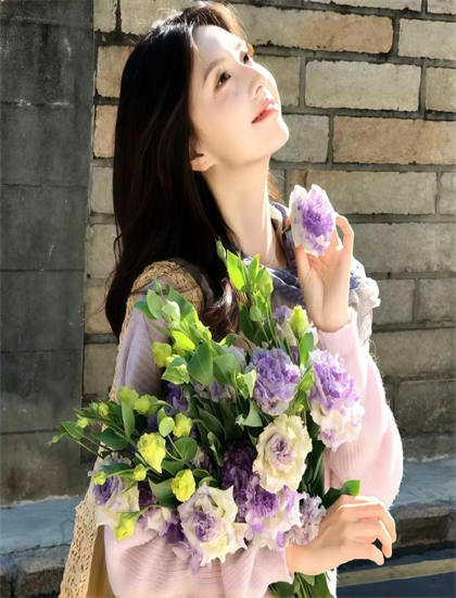 独活女子的推荐1剧本创作揭秘：的历史地位与时代意义 探索艺术与技术的完美结合